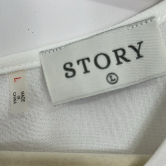 White Scalloped Hem Dress - Picture 5 of 7